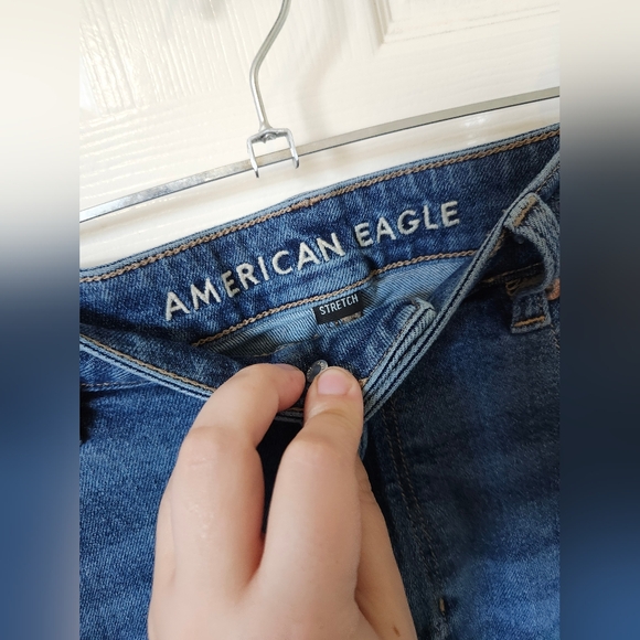 American Eagle Mom Jeans Classic Blue Denim 8 Short - Picture 6 of 11
